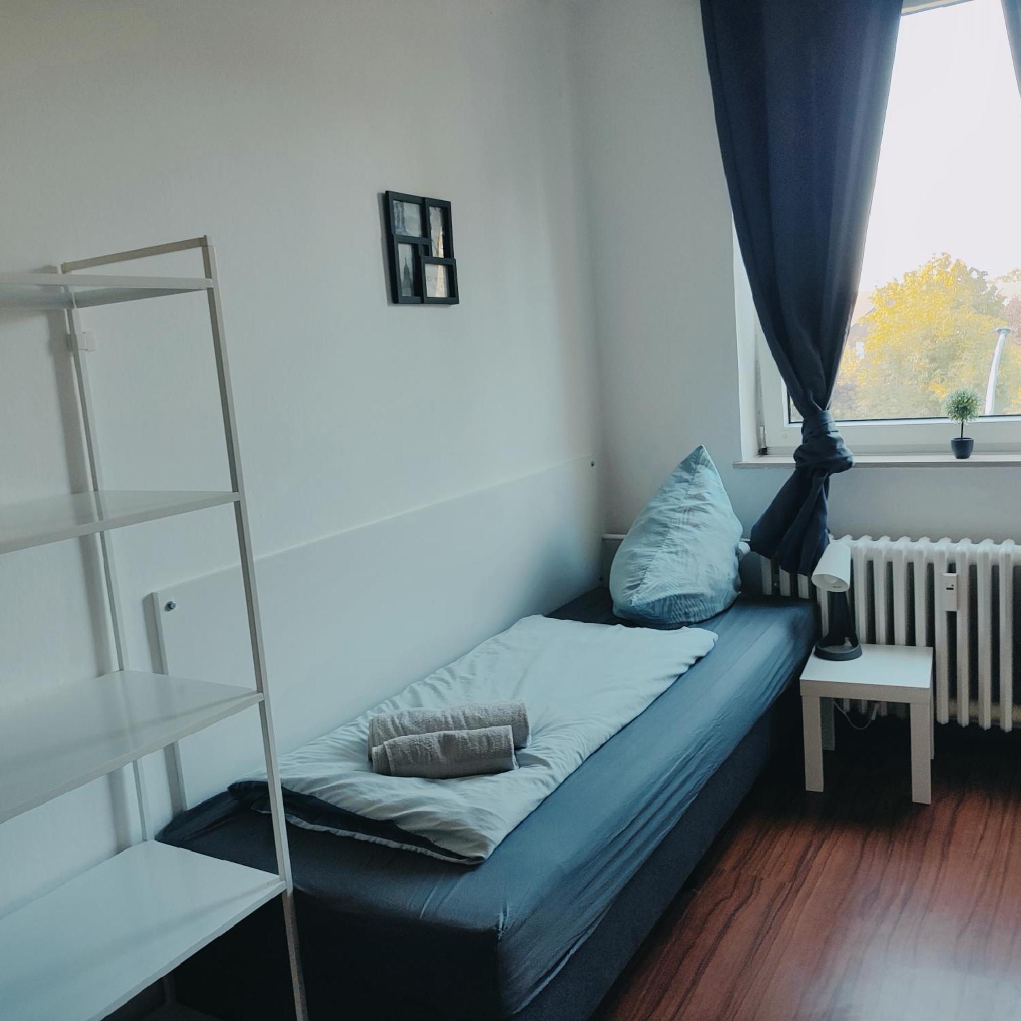 Ferienwohnung Monteurwohnung Messewohnung Duisburg Sued Grenze Duesseldorf 6 Personen エクステリア 写真